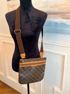 Louis Vuitton Monogram Bosphore Pochette Messenger Crossbody Bag (Unisex)